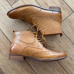Mona Flying Women's Genuine Leather Lace Up Brogue boots - size 9